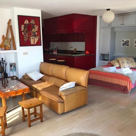 Ferienwohnung Loft Acogedor Con Terraza Y Parking En El Centro Huesca Exterior foto